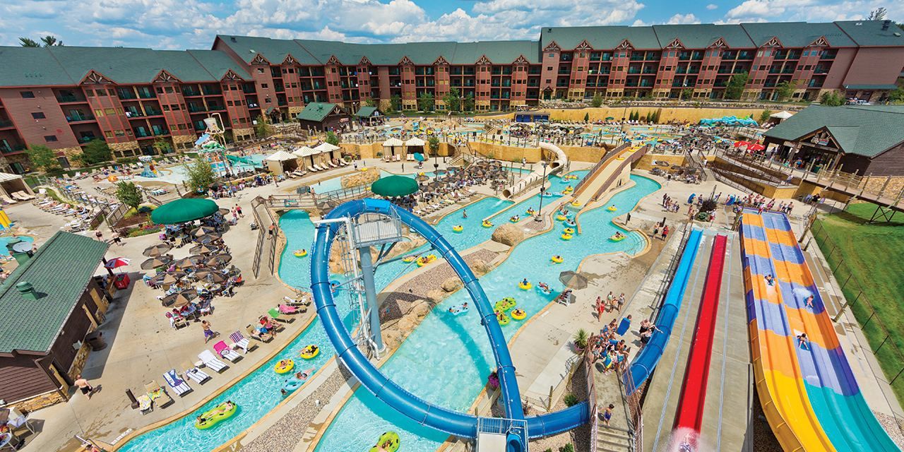 Glacier Canyon Lodge outdoor waterpark at the Wilderness Resort